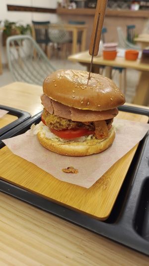 Hamburguesa 🍔 vegana!! Deli!! at El Veggie - Centro  in Arequipa