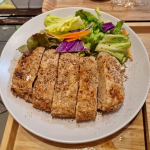 Tonkatsu vegano at Mojikōi Cafe - もじこい in Fukuoka