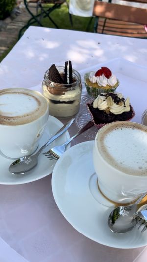  Muffins, Oreo Creme und Cappuccino  at Bohnentanke in Garz