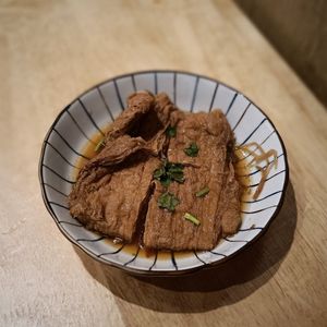 Traditional Braised Tofu 滷炸豆包.  A braised tofu 'bag' that's got a nice texture and flavour. at Miao Guanyin - 妙觀音素食 - Zhongzheng District in Taipei