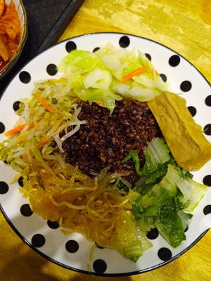 Black rice health bowl at Miao Guanyin - 妙觀音素食 - Zhongzheng District in Taipei
