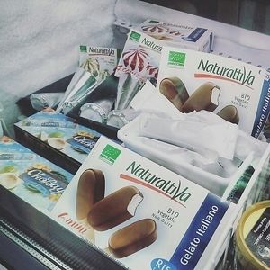 So many vegan ice cream options at LoVegano in Mallorca