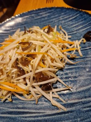 Germogli di soia at Haki in Crema