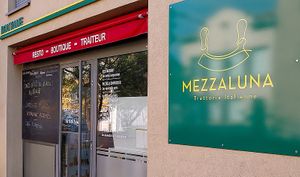  at MEZZALUNA - Trattoria Italienne in Brignais