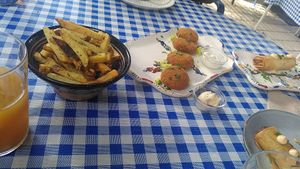 Falafel y patatas a la favorita at La Favorita in Tarifa