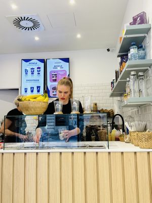 Ordering Counter  at Oakberry  in Vienna