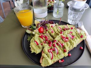 Avocado bread at Café No. 5 in Cologne