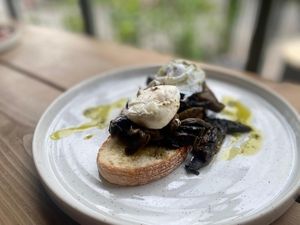  at Three Cottages - Meanwood Park in Leeds