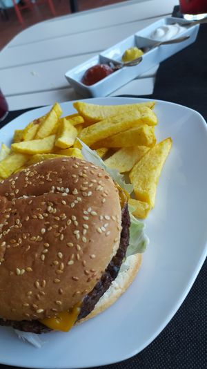 Hamburguesa at The Wala Room in Torremolinos