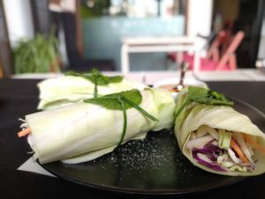 Rawlitos envueltos en hoja de col y menta at The Wala Room in Torremolinos