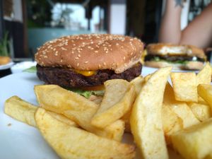 Hamburguesa de lentejas 😋 at The Wala Room in Torremolinos