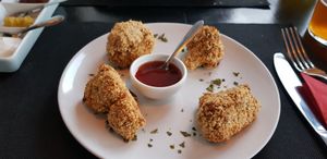 Coliflor kentucky at The Wala Room in Torremolinos