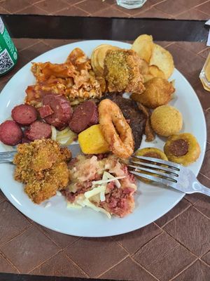 Pessoal, sei que normalmente pessoas que são veganas querem novas experiências e desvincular do modelo de alimentação clássico. Só que esse lugar foi uma experiência nostál at Chama Verde Churrascaria Vegana in Campinas