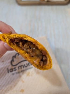 Cheeseburger at Las Muns in Barcelona