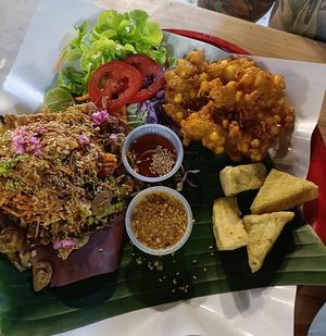 fried tofu, deep fried corn, banana flower salad at Green Food in Chiang Mai