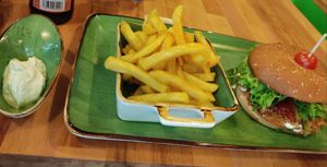 Beyond Meat Burger Menü + vegane Aioli at Lecker Grün - Maybe closed in Wuppertal