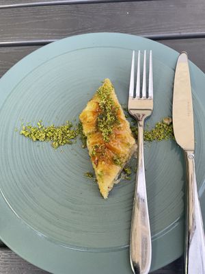 Borani Banjan  at Zamarod in Koeniz