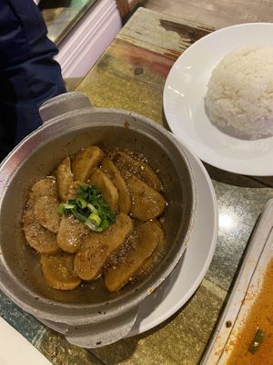 Vegan chicken clay pot with side of rice   at Auntie8's Vietnamese Cuisine in Prospect