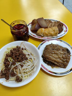 yummy food at Ningxia Vegetarian Restaurant - 寧夏素食小館 in Taipei
