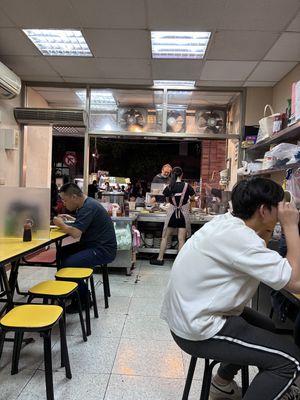 View from insidee  at Ningxia Vegetarian Restaurant - 寧夏素食小館 in Taipei