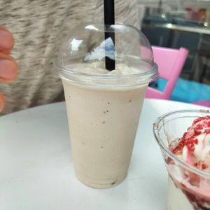 Milkshake strawberry at Bij Lotje in The Hague