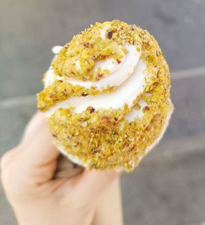 Vegan soft serve with pistachio at Futterluke in Hamburg