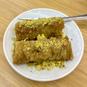 Baklava 🤤  at El Hummus in Mallorca