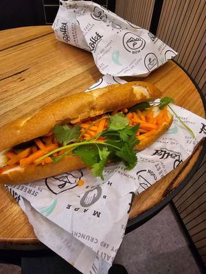 Clearly labeled vegan option at CNS - Roll'd - T2 in Aeroglen