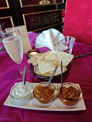 Prosecco and free papadum at Indian Royal  in Liege