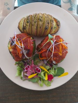Zapallitos rellenos, ensalada y papa at Beijaflor Casa de Comidas  in Termas Del Dayman
