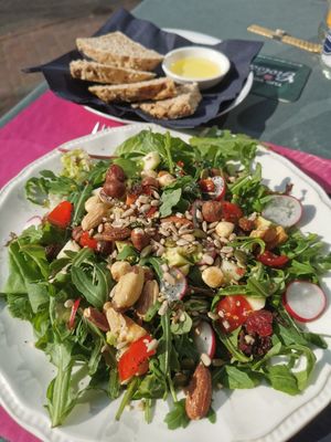 Lekkere salade at CHALAZA in Valkenburg