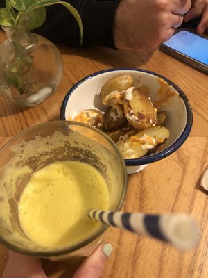 Ananas smoothie  at Quinoa in Barcelona