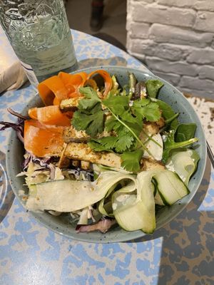 Kimchi bow with kimchi on the side  at Quinoa in Barcelona
