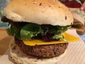 vegan burger at Quinoa in Barcelona