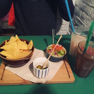 nachos & guacamole (Vegan) at Quinoa in Barcelona