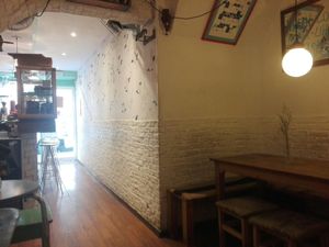 Cosy interior at Quinoa in Barcelona