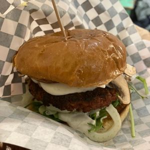 Hamburguesa Portobello con salsa trufada  at Quinoa in Barcelona