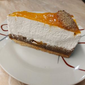 Vegan cake "autumn breeze" at VAGAMARY in Szekesfehervar