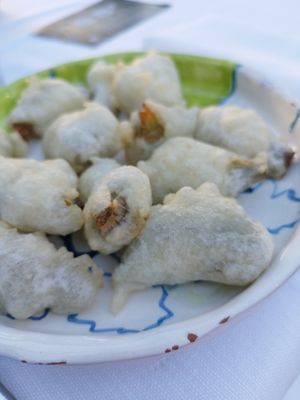 Carciofini fritti at Podere La Berta in Brisighella