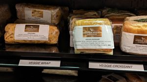 to go veggie/vegan warp and veggie sandwhich at BZN - Copper Horse Restaurant in Belgrade