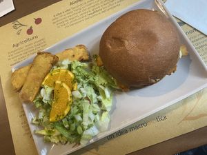 Pane e panelle con verdure e mayo veg  at Una Gemma in Turin
