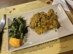 Scaloppine di seitan agli agrumi - catalogna   at Una Gemma in Turin
