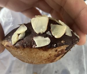 Tartelletta veg con scaglie di mandorle  at Una Gemma in Turin