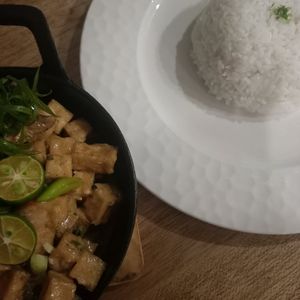 Tofu mushroom sisig served with rice at Nattribu in Siargao