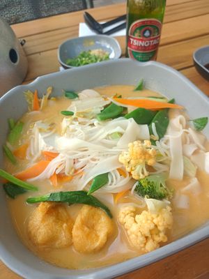 Tom Yam mala tang art at YGF Hotpot in Vienna