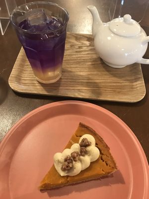 Pumpkin pie and butterfly pea flower soup  at Sasaya Cafe in Tokyo