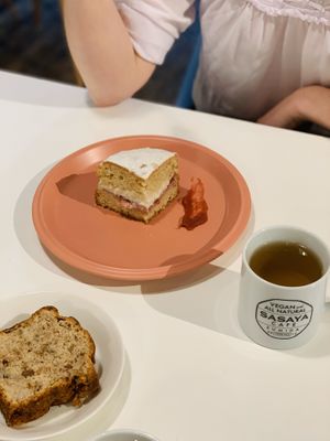 Victoria sponge cake at Sasaya Cafe in Tokyo