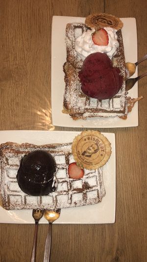 All vegan waffles with ice cream and whipped cream at Eismeer in Munich