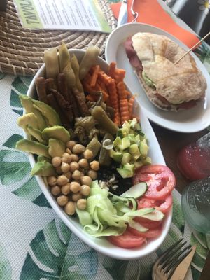 Feel-Good-Food  at Edenatura in Intra