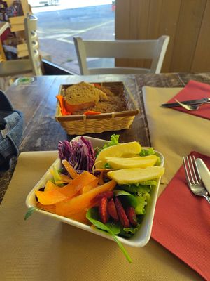 Salad at Edenatura in Intra